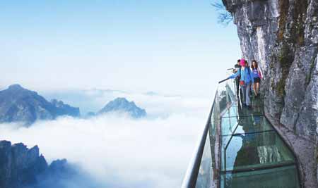 長沙出發(fā)到張家界玻璃橋云天渡、森林公園、天門山玻璃棧道往返4天3晚游