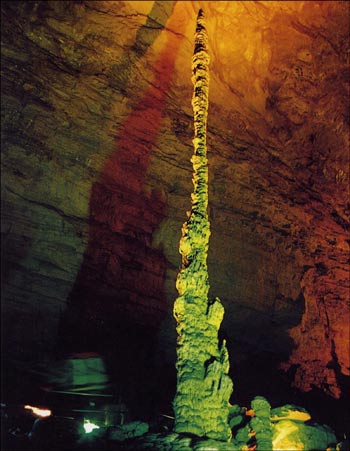 張家界國(guó)家森林公園、大峽谷、玻璃橋、鳳凰古城四日游